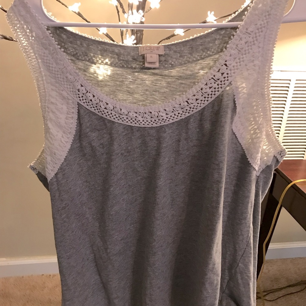 Tank top, XL fancy neckline and arms, threaded detail